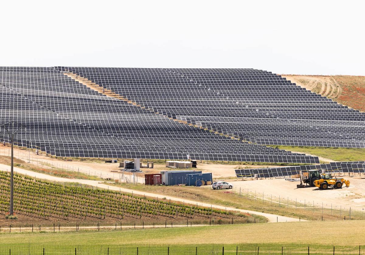 Licitadas las obras para implantar energía fotovoltaica en el Alto de Villares