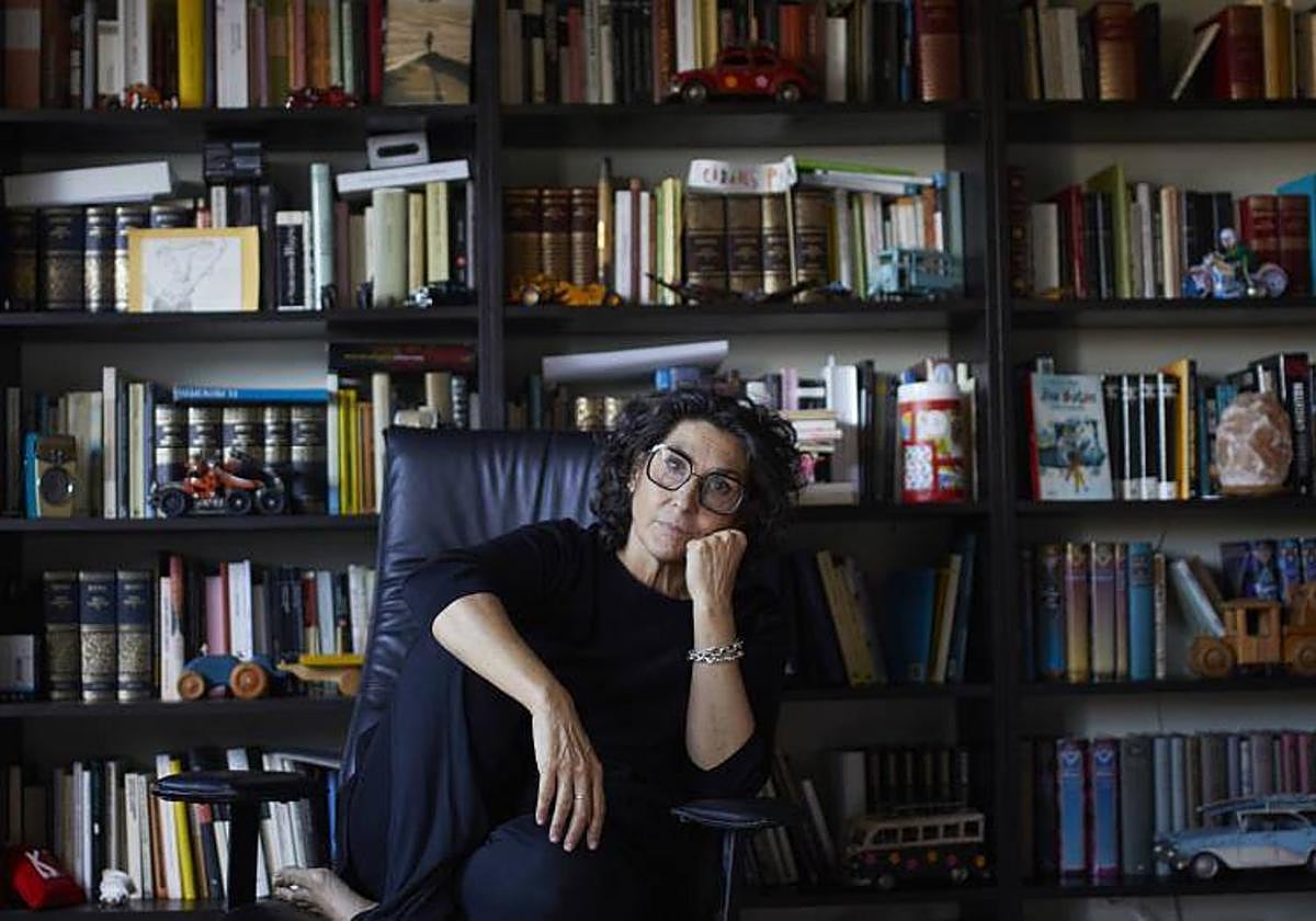 Elvira Mínguez, en su casa de Madrid.