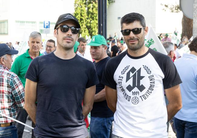 Carlos y Raúl Santamaría, dos hermanos agricultores que se han acercado desde Segovia.