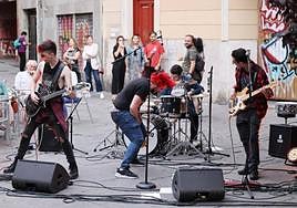 La banda vallisoletana 'Lost Way' ofrece un concierto en la Plaza de Cantarranas.