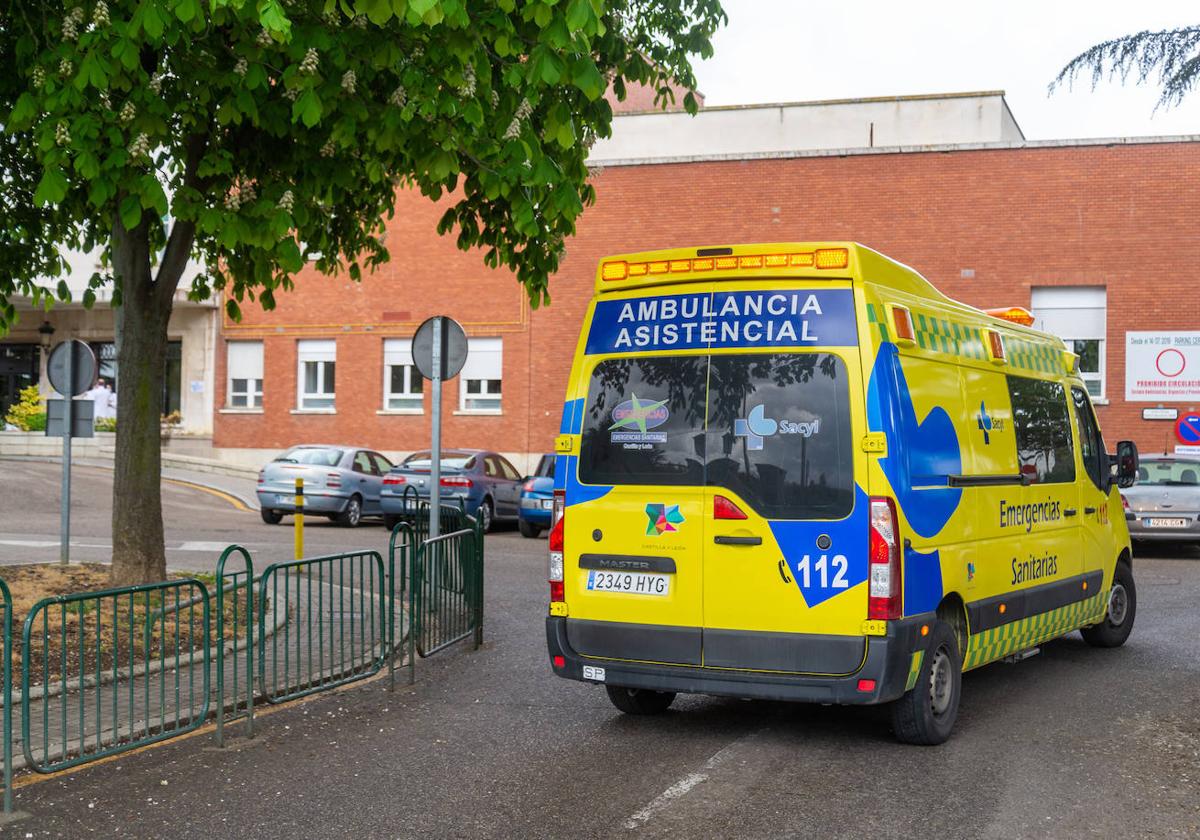 Un herido grave al salirse de la vía y volcar un turismo en Moratinos