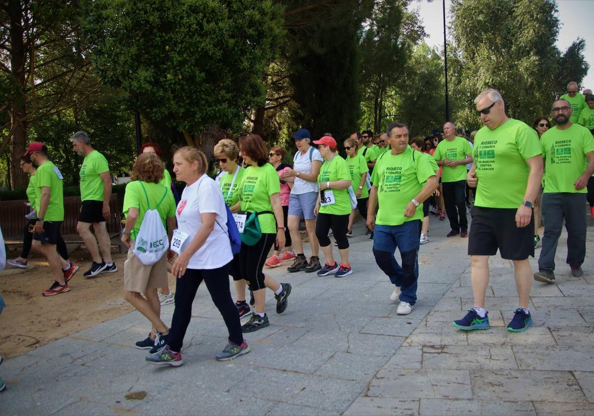 Búscate en la marcha contra el cáncer celebrada en Medina de Rioseco (2 de 2)