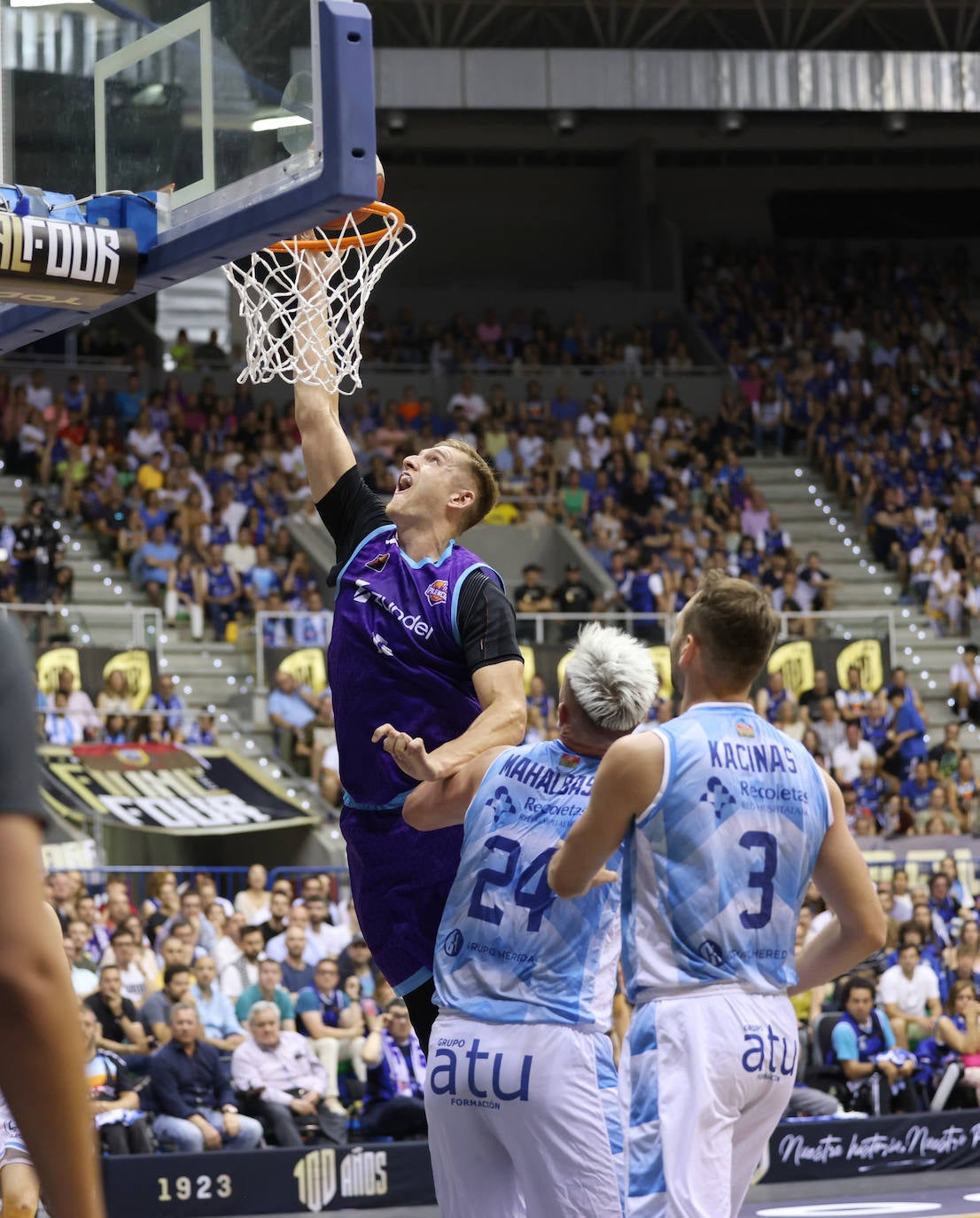 El Palencia Zunder se ha impuesto al Burgos (95 - 83) en la final