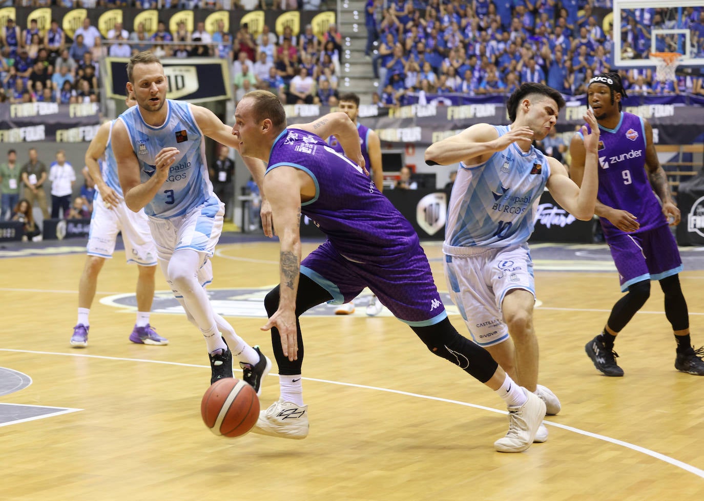 El Palencia Zunder se ha impuesto al Burgos (95 - 83) en la final