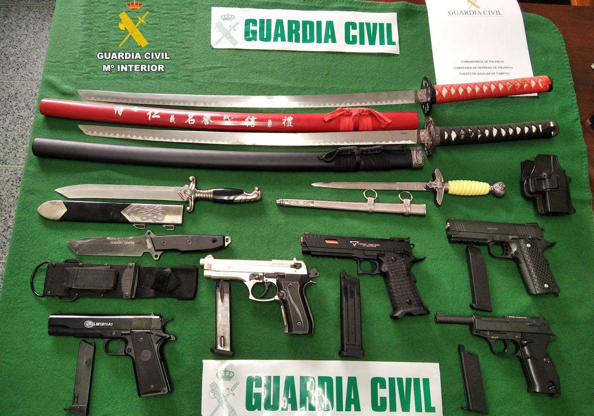 Armas intervenidas al detenido por la Guardia Civil.