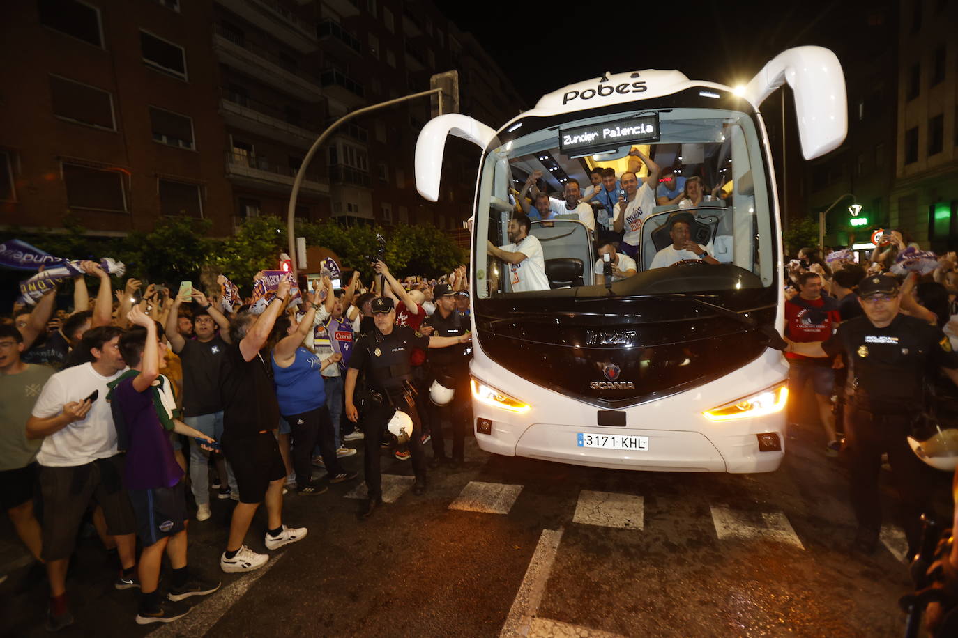 El Zunder Palencia celebra el ascenso a ACB en la Plaza de España