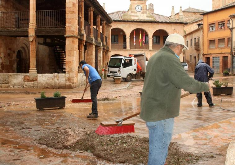 El rastro de la tormenta de granizo en Ayllón