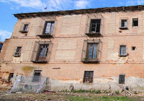 Imagen secundaria 1 - Arriba, el coro del convento de San Quirce. Debajo, a la izquierda, el coro del convento. A la derecha, bodega del edificio de Las Donas.