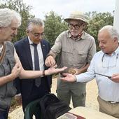 Un canto tallado y una lasca, primeros hallazgos de la campaña de Atapuerca