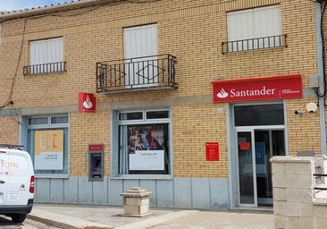 Investigan el intento de robo en el banco de Torrelobatón