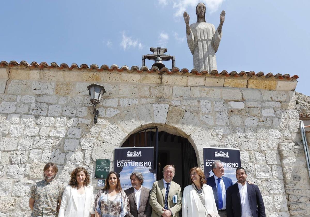 Visita del director general de Turismo al Cristo para presentar la feria de Ecoturismo.