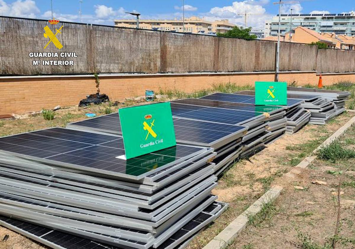 Desmantelada una organización dedicada al robo de placas solares