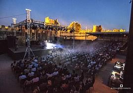 Público en la Corrala de Olmedo, imagen que forma parte de la exposición de este año.