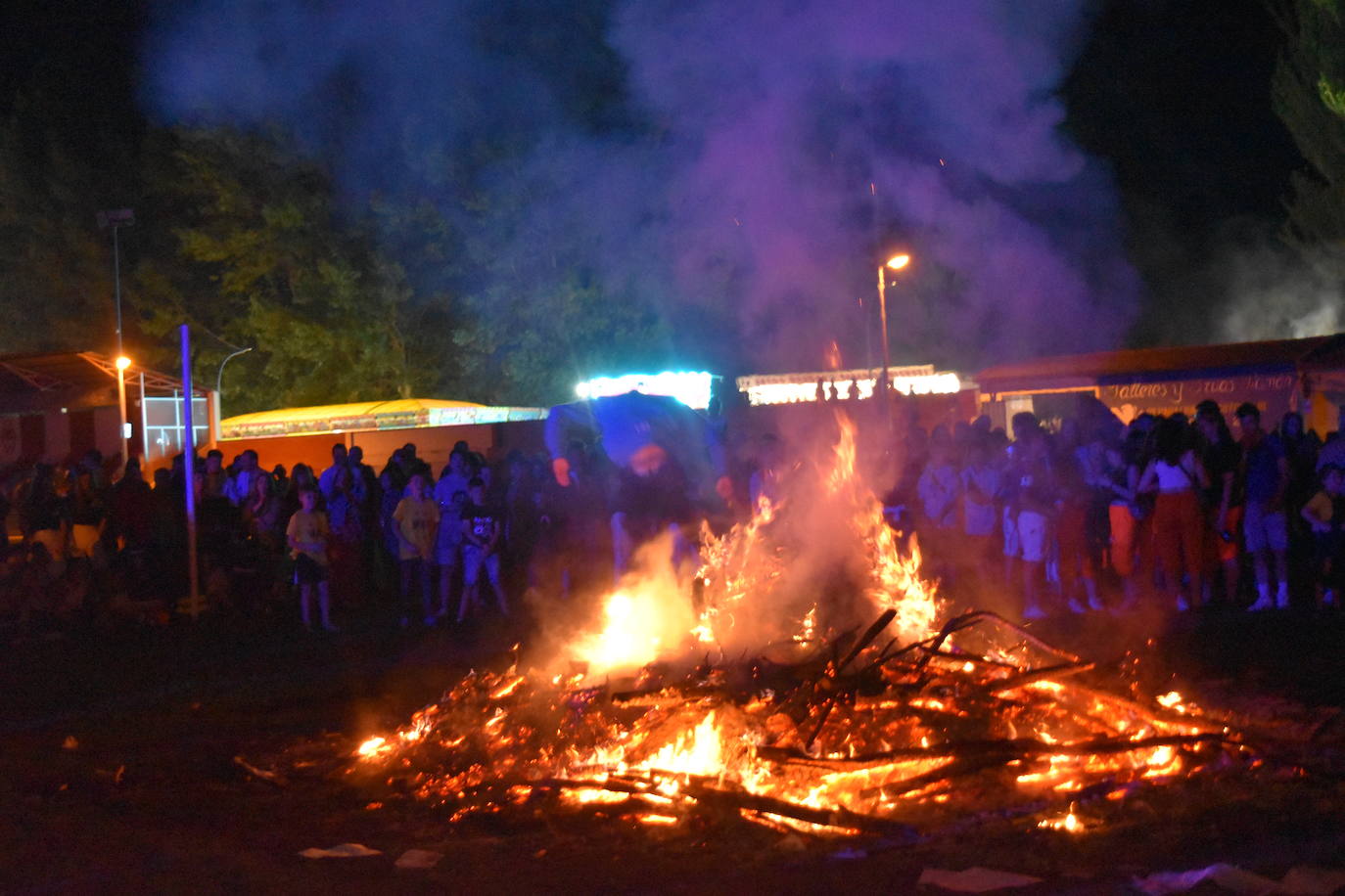 Aguilar vibra con la procesión de antorchas y la hoguera