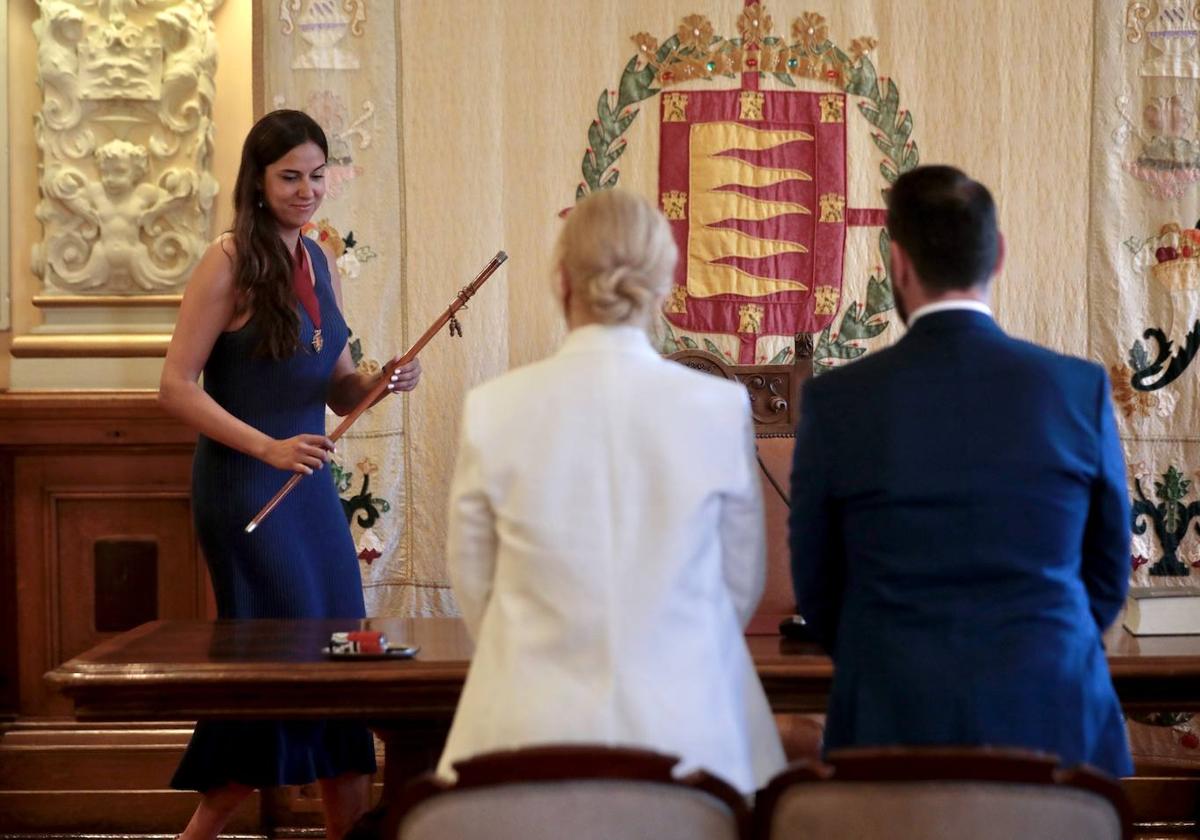Blanca Jiménez Cuadrillero oficia las primeras bodas del nuevo equipo de gobierno municipal en Valladolid.