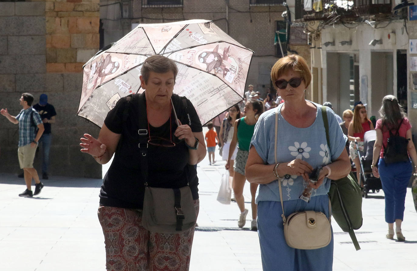 Primeros baños del verano en el Pontón y en La Panera