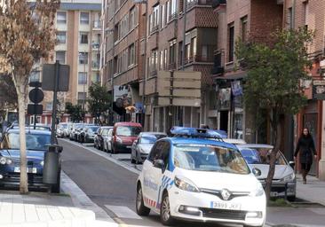 Absueltos los tres acusados de agredir con palas a otro junto a un bar de San Miguel