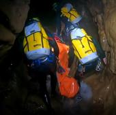 Así fue el rescate del espeleólogo que murió en la cueva de Valporquero