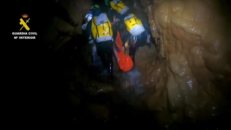 Rescate del espeleólogo que murió en la cueva de Valporquero de León