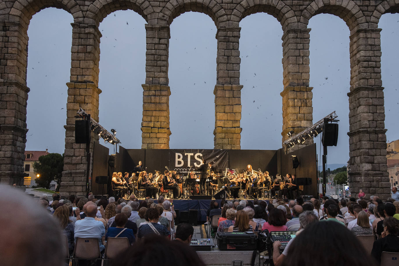 La música protagoniza el martes de fiestas