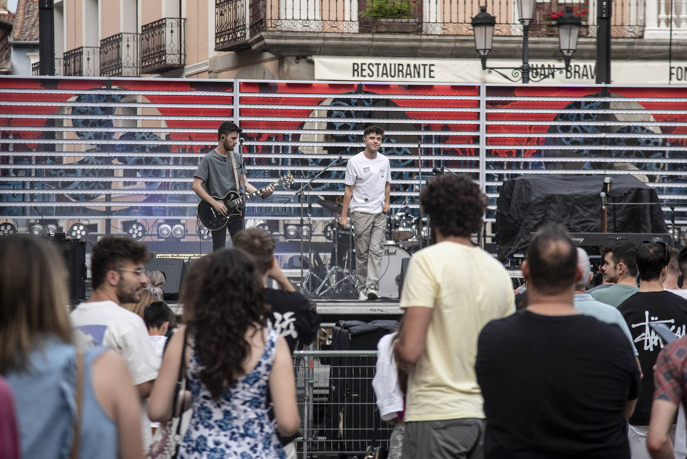 La música protagoniza el martes de fiestas