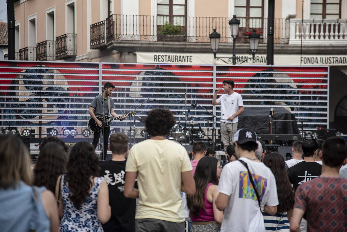 La música protagoniza el martes de fiestas