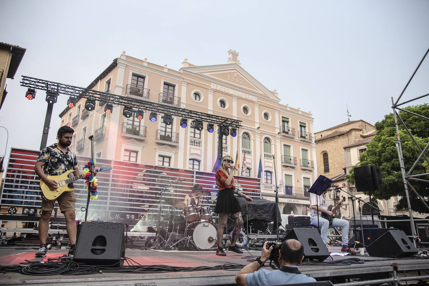 La música protagoniza el martes de fiestas