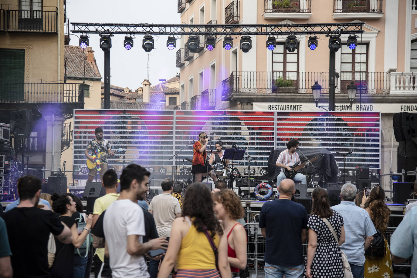 La música protagoniza el martes de fiestas