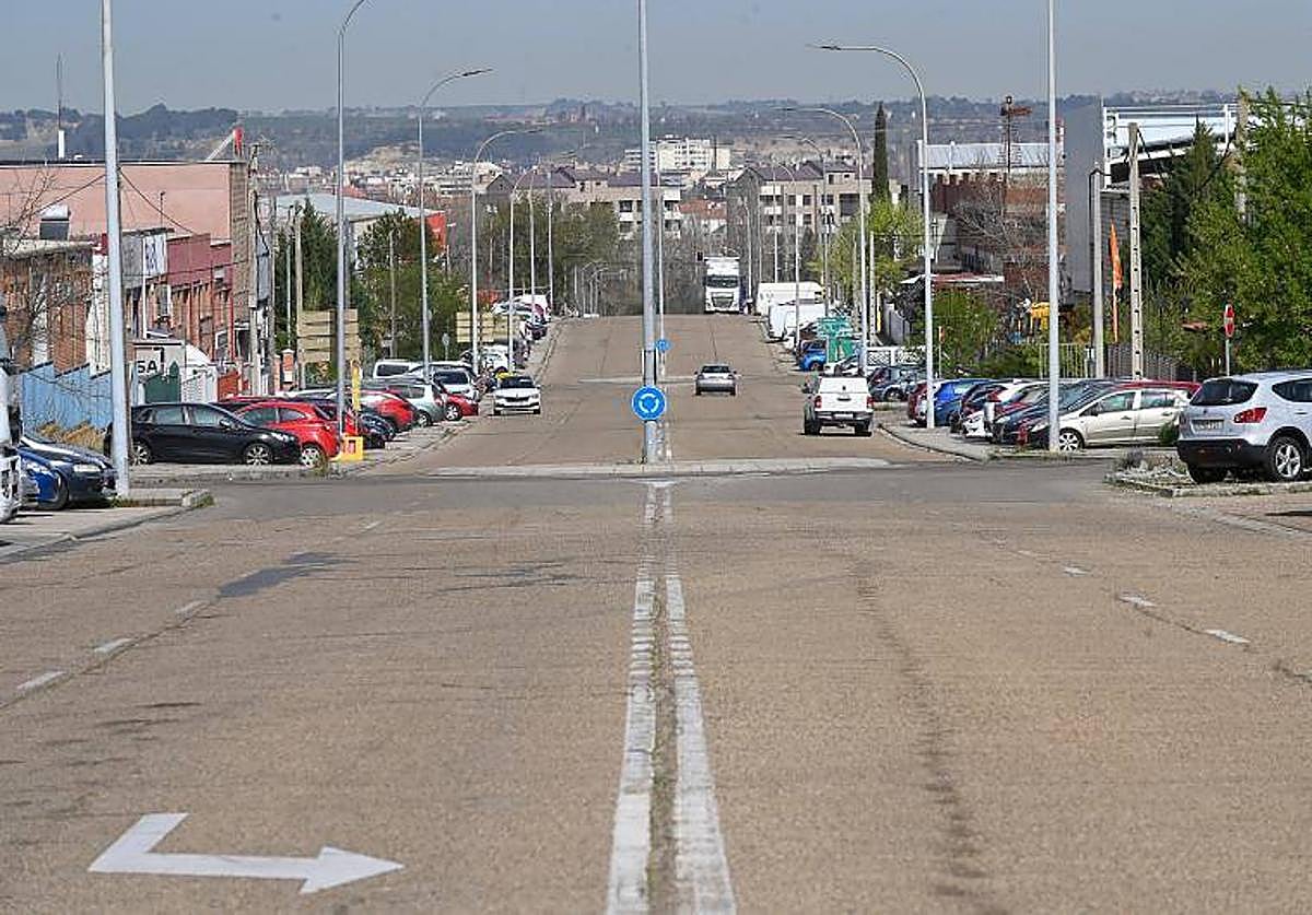 Una de las calles del polígono de San Cristóbal de Valladolid.