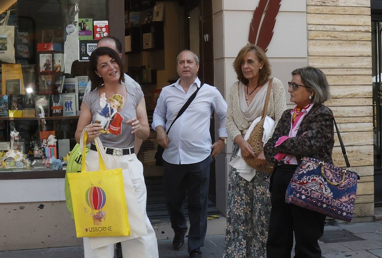 Macarena Olona visita Palencia para arropar a su candidato al Congreso