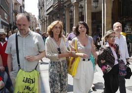 Macarena Olona visita Palencia para arropar a su candidato al Congreso