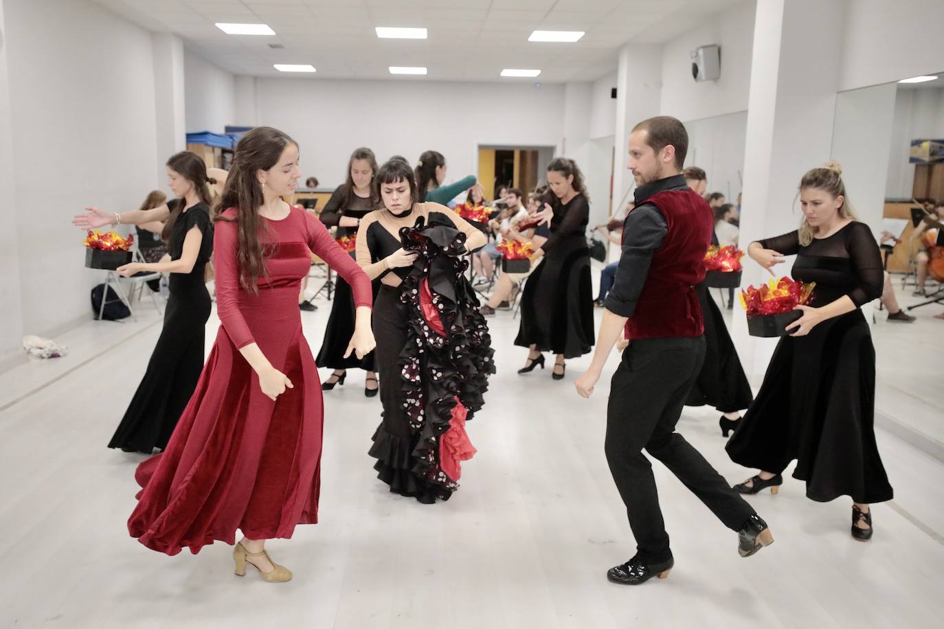 &#039;El amor brujo&#039; a cargo de la Orquesta de la Universidad de Valladolid y del Ballet Español