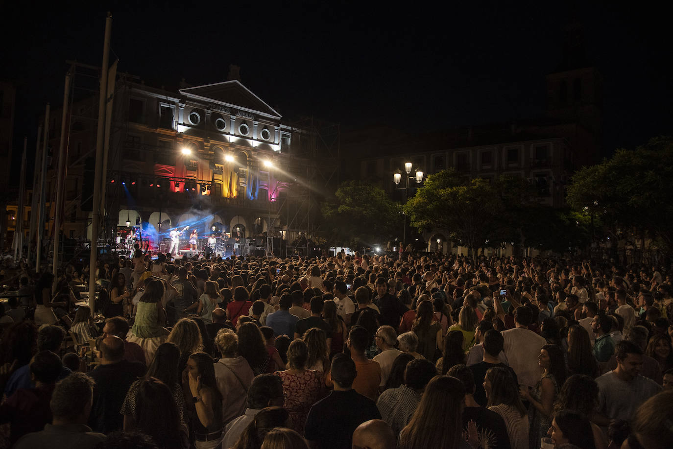 Concierto de Vicco en la Plaza Mayor de Segovia.