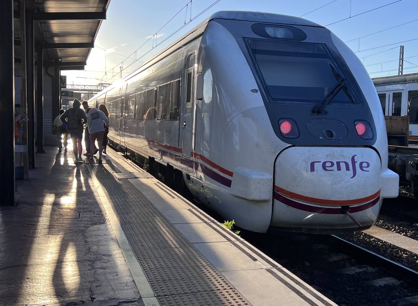 Salida del primer tren playero del veranro desde Valladolid