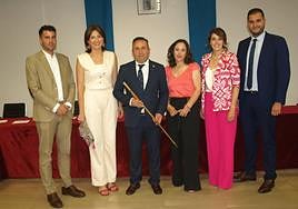 Alfonso Romo Martin, alcalde de Pedrajas de San Esteban, con los cinco concejales de su equipo de gobierno.