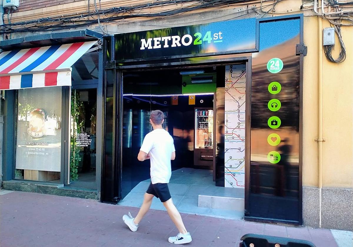 Establecimiento de vending en la calle Real de Burgos.