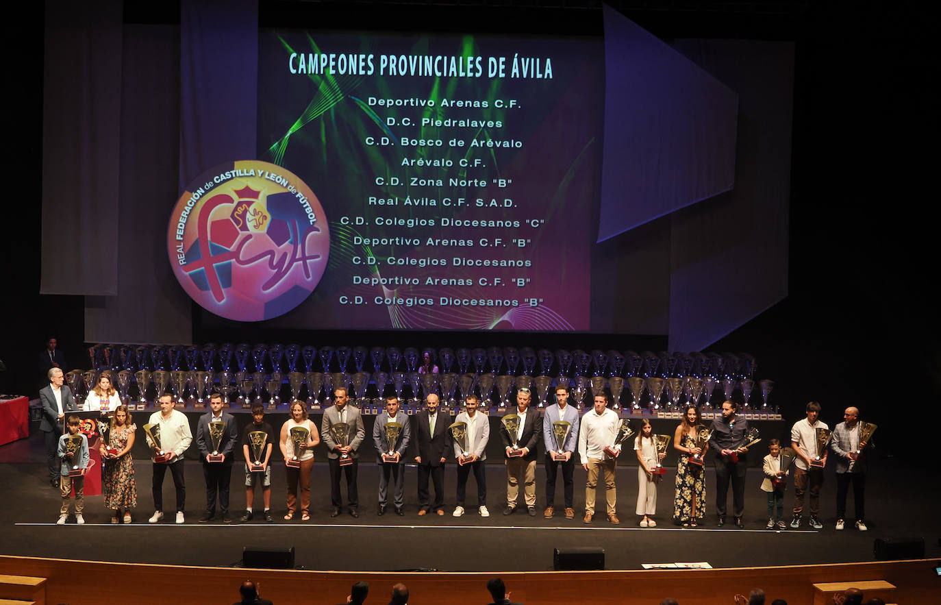 Los campeones regionales en el Centenario de la Federación de Castilla y León