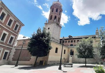 Un paseo por la historia en torno a la plaza del Salvador