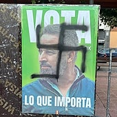 La propaganda electoral de Vox amanece con una esvástica en Zaratán