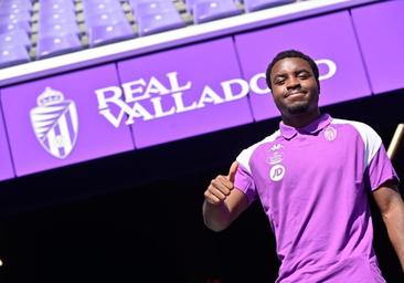 Boyomo llega al Real Valladolid con el objetivo de «tener un sitio en el once»