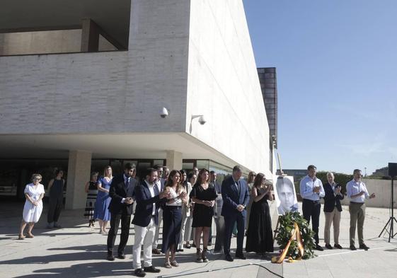 Minuto de silencio en memoria de Miguel Ángel Blanco y de las víctimas del terrorismo en las Cortes de Castilla y León.