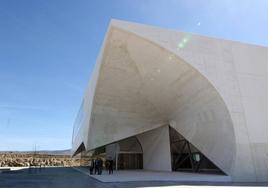 Acceso al edificio CIDE de Segovia.