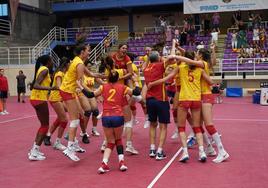 El equipo español celebra el triunfo.