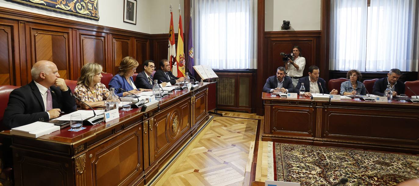 La Diputación de Palencia celebra el primer pleno del mandato 2023-2027