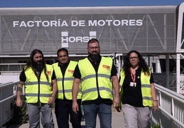 El secretario general de UGT Horse en Valladolid, Iván de la Fuente, junto a la Factoría de Motores Horse.