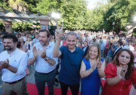 Luis Tudanca, Óscar Puente, José Luis Rodríguez Zapatero, Iratxe García y Patricia Gómez, en la pérgola del Campo Grande.