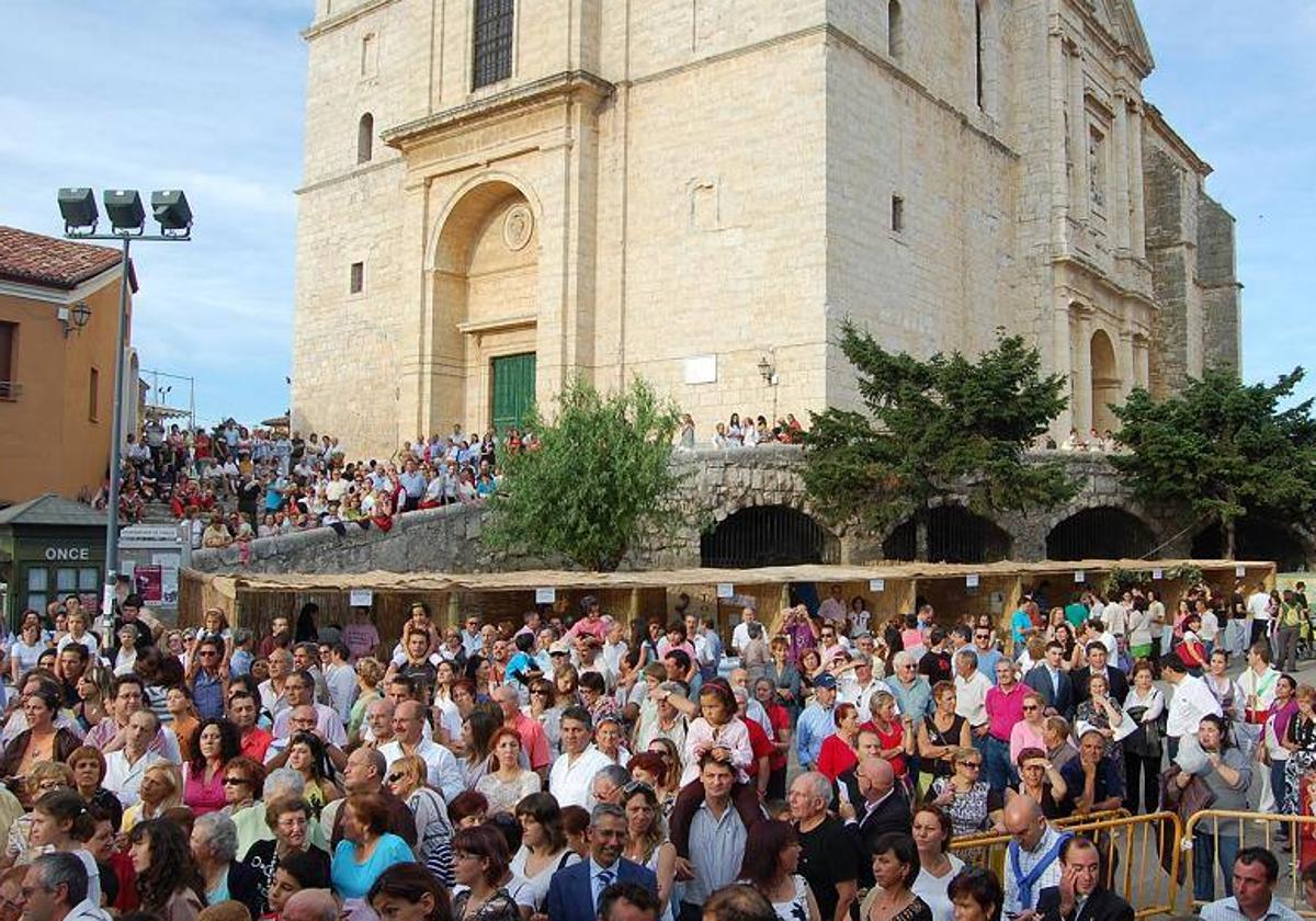 Plaza Mayor de Cigales, durante las fiestas patronales.