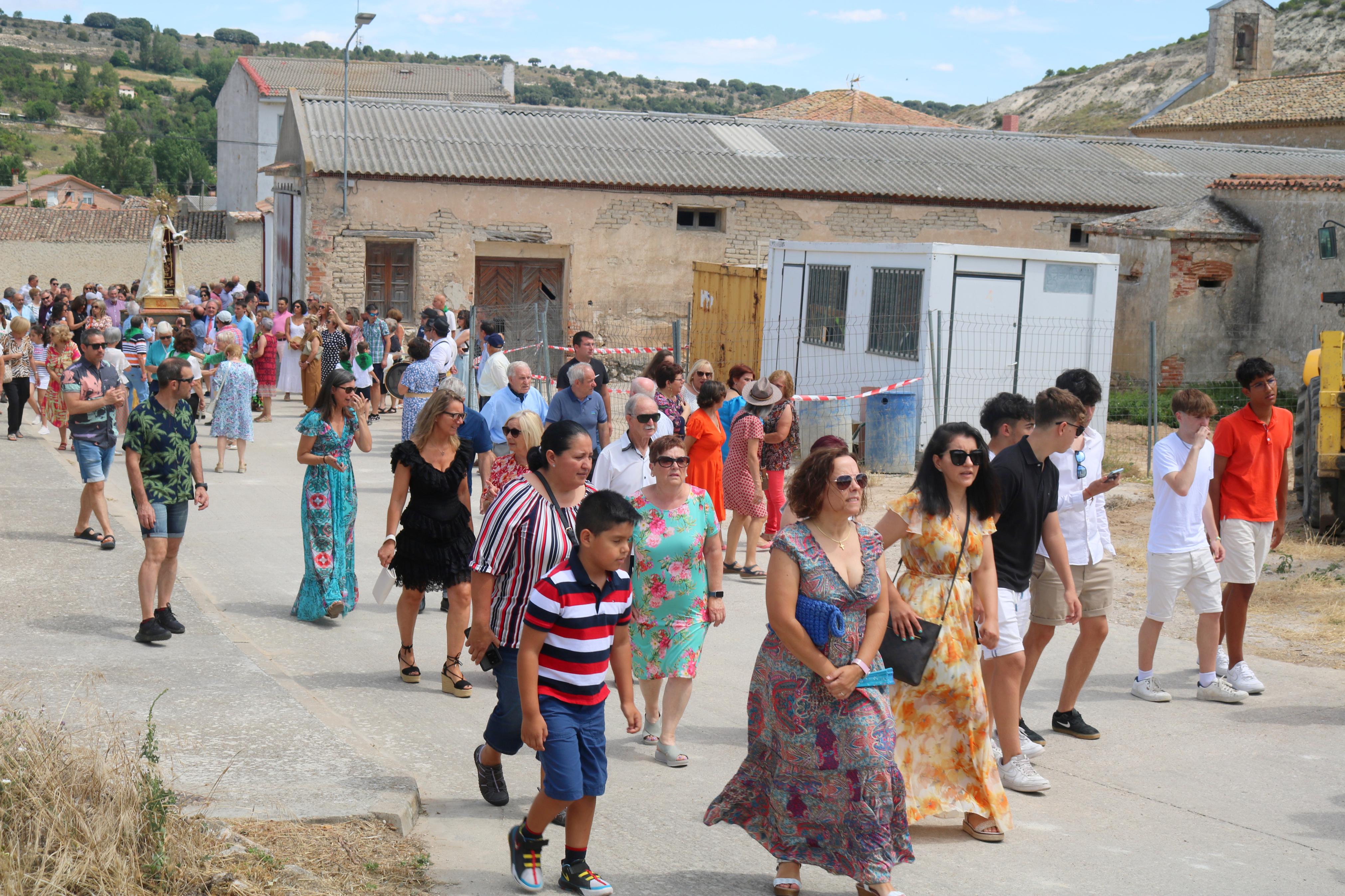 Cevico Navero se rinde a la Virgen del Carmen