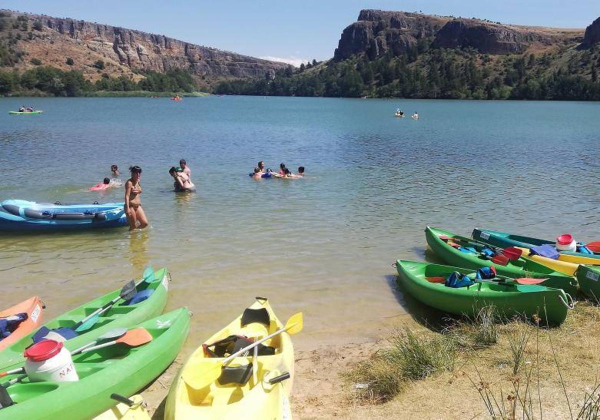 Turismo rural en un embalse de Segovia.