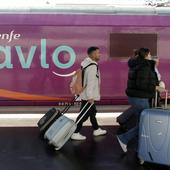 Los usuarios del Avant esperan poder utilizar plazas del tren 'low cost' de Renfe